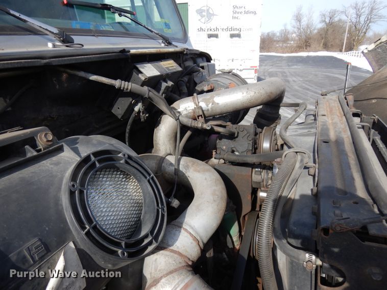 image for item HX9559 1998 International 8100  tank truck