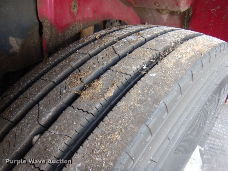 image for item HX9559 1998 International 8100  tank truck