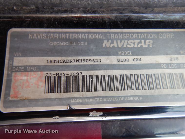 image for item HX9559 1998 International 8100  tank truck