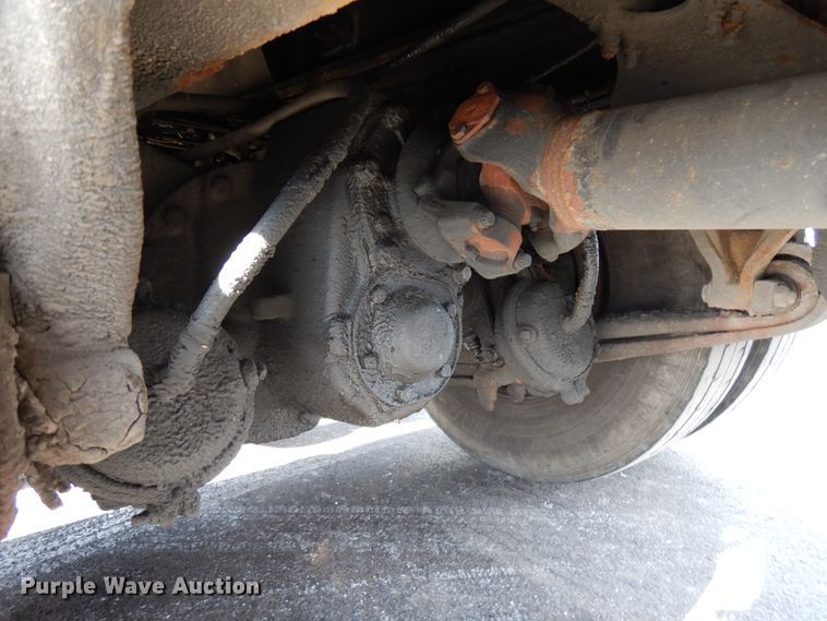 image for item HX9560 1999 Freightliner FL112  tank truck