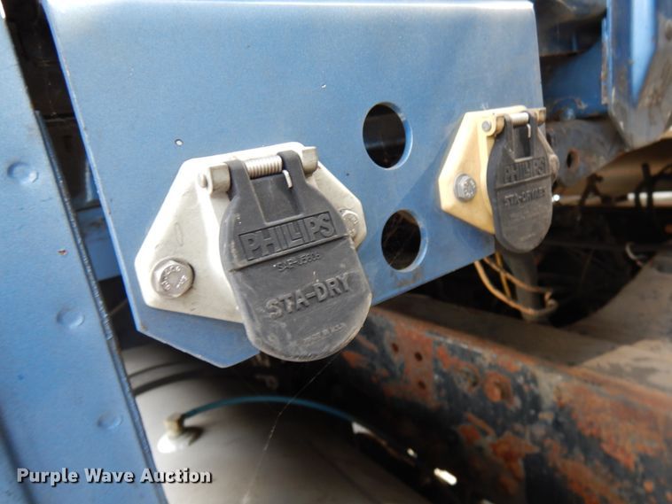 image for item HX9560 1999 Freightliner FL112  tank truck