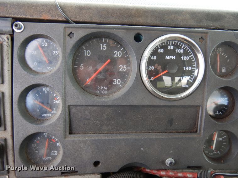 image for item HX9560 1999 Freightliner FL112  tank truck