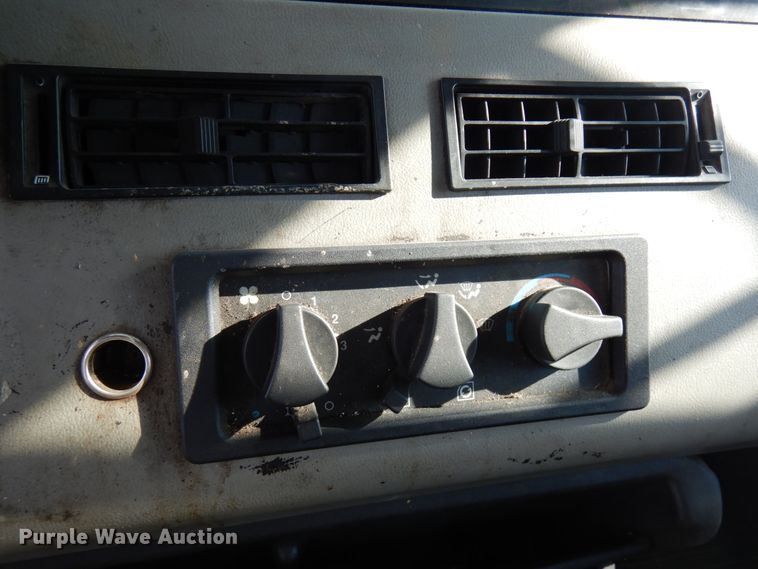 image for item HX9560 1999 Freightliner FL112  tank truck