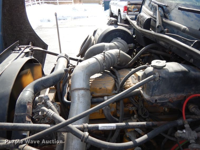 image for item HX9560 1999 Freightliner FL112  tank truck