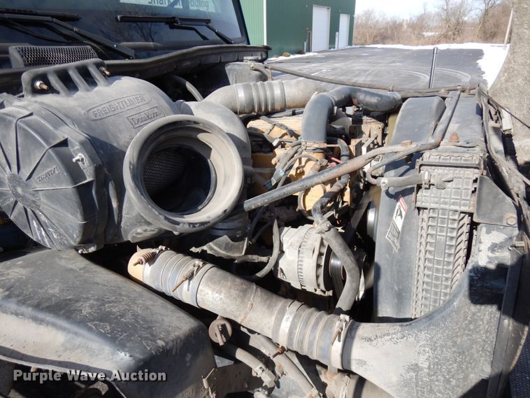 image for item HX9560 1999 Freightliner FL112  tank truck