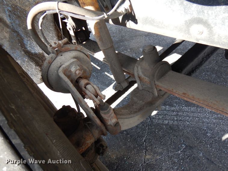 image for item HX9560 1999 Freightliner FL112  tank truck