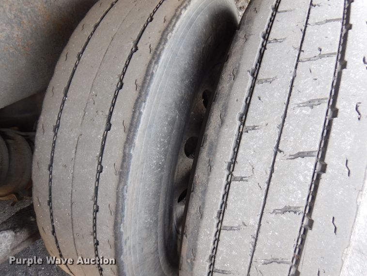 image for item HX9560 1999 Freightliner FL112  tank truck