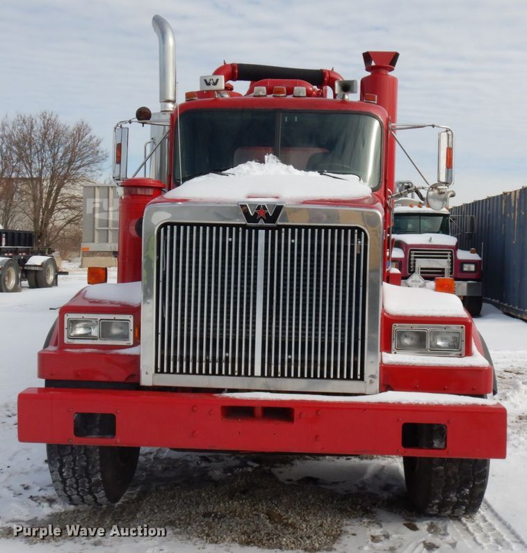 image for item HX9562 1997 Western Star 4800  vacuum truck