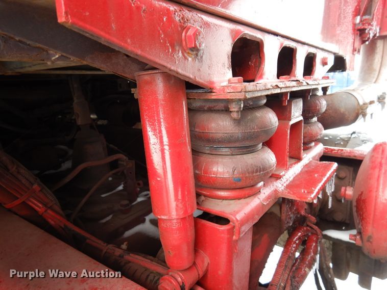 image for item HX9562 1997 Western Star 4800  vacuum truck