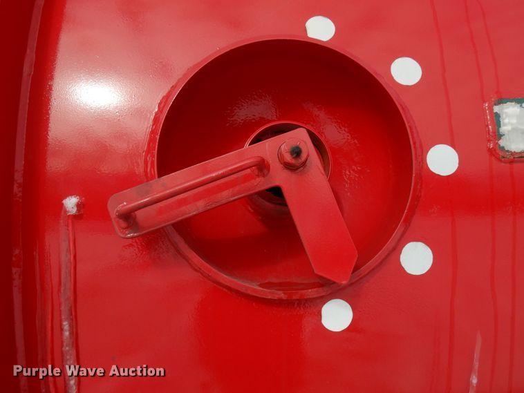 image for item HX9562 1997 Western Star 4800  vacuum truck