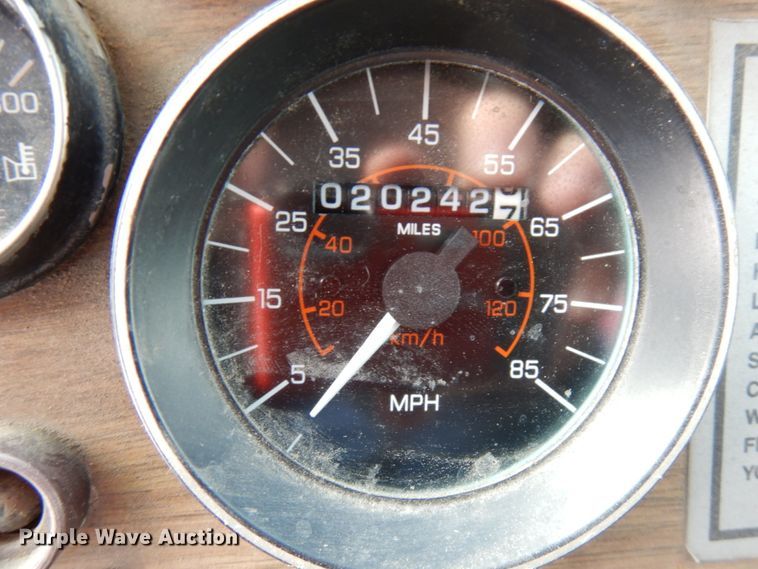 image for item HX9562 1997 Western Star 4800  vacuum truck