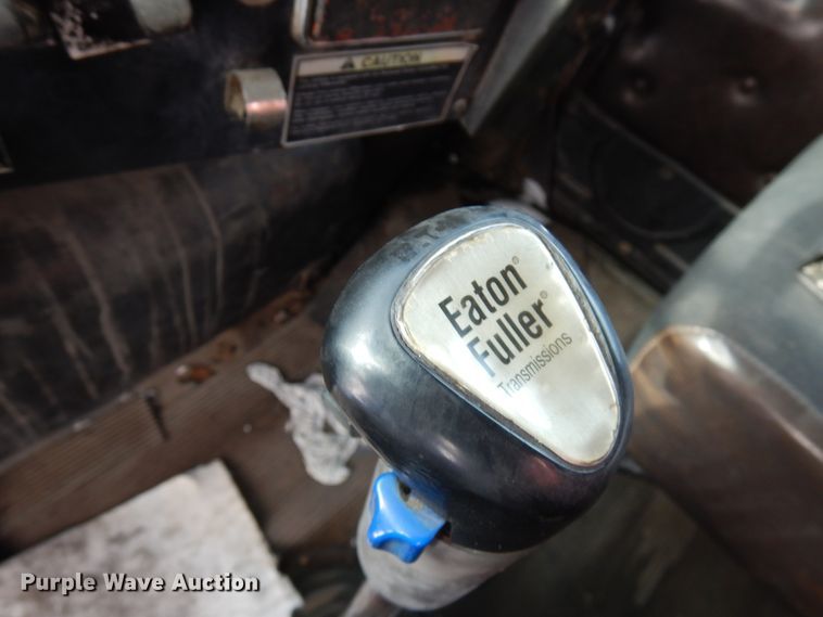 image for item HX9562 1997 Western Star 4800  vacuum truck