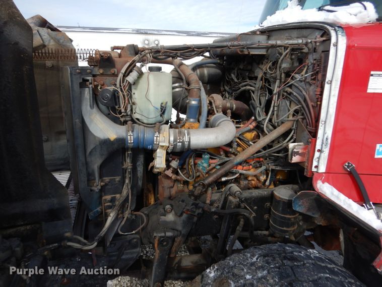 image for item HX9562 1997 Western Star 4800  vacuum truck