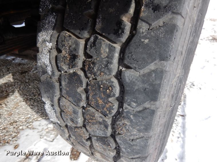 image for item HX9562 1997 Western Star 4800  vacuum truck