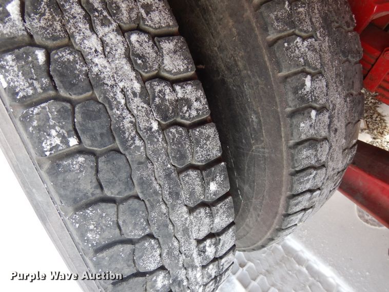 image for item HX9562 1997 Western Star 4800  vacuum truck