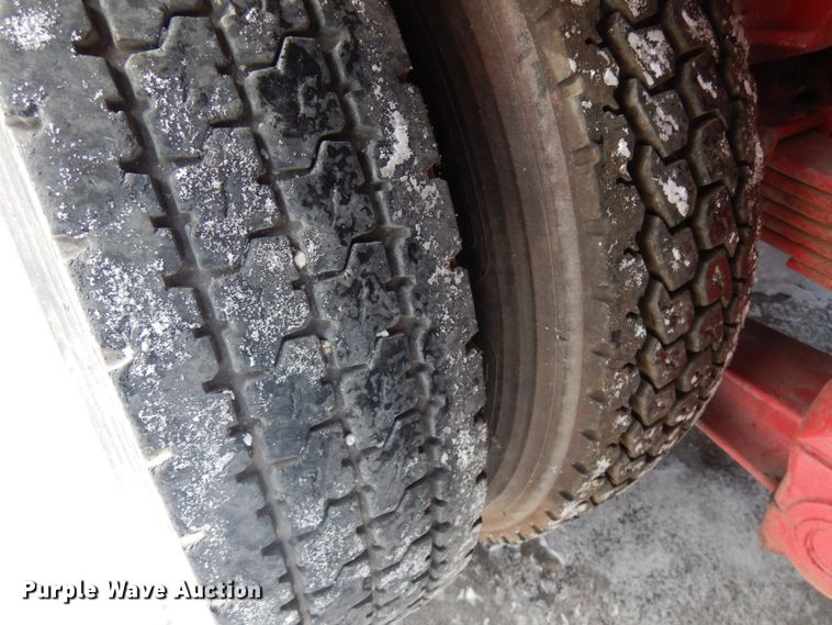 image for item HX9562 1997 Western Star 4800  vacuum truck