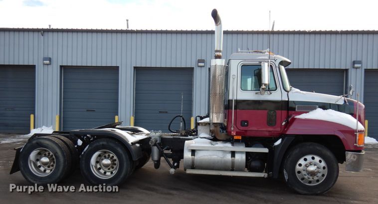 image for item HX9564 1998 Mack CH613  semi truck