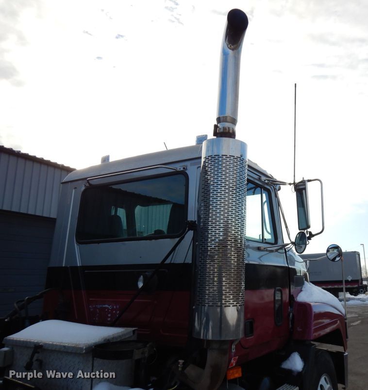 image for item HX9564 1998 Mack CH613  semi truck