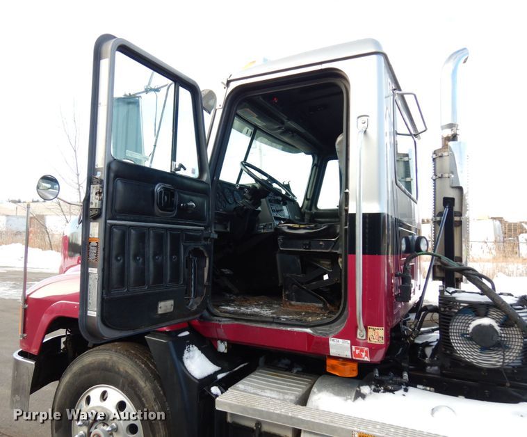 image for item HX9564 1998 Mack CH613  semi truck