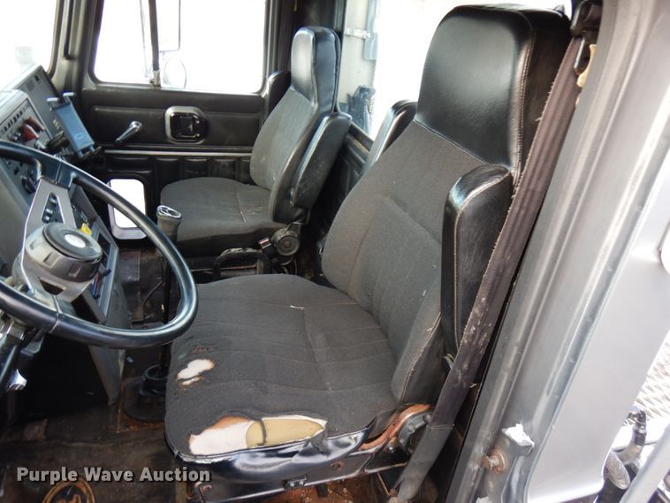 image for item HX9564 1998 Mack CH613  semi truck