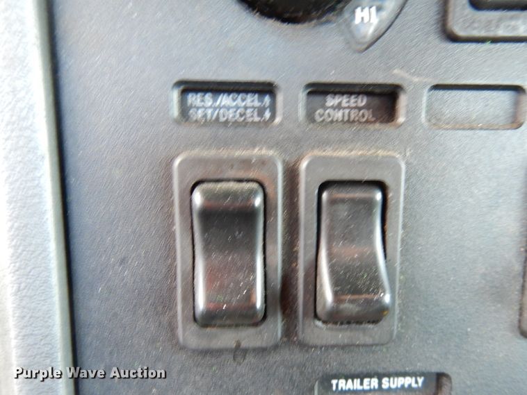 image for item HX9564 1998 Mack CH613  semi truck