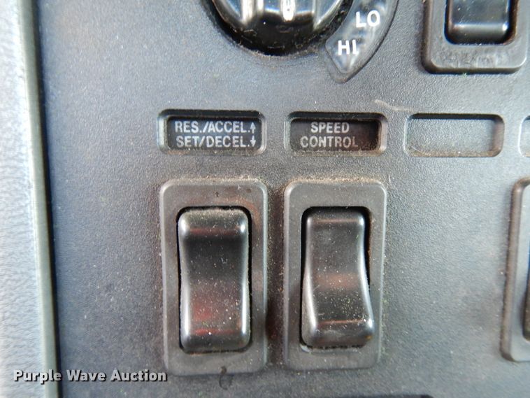 image for item HX9564 1998 Mack CH613  semi truck