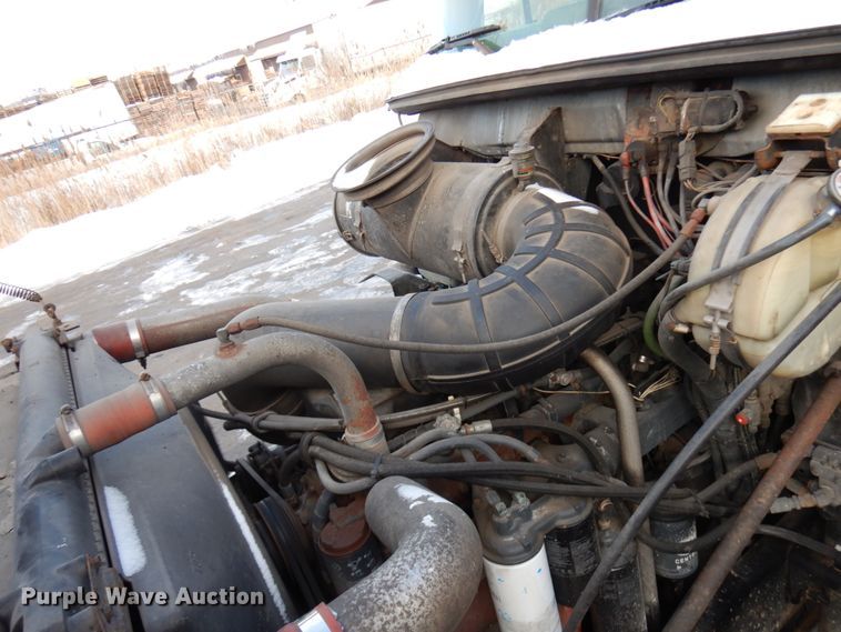 image for item HX9564 1998 Mack CH613  semi truck