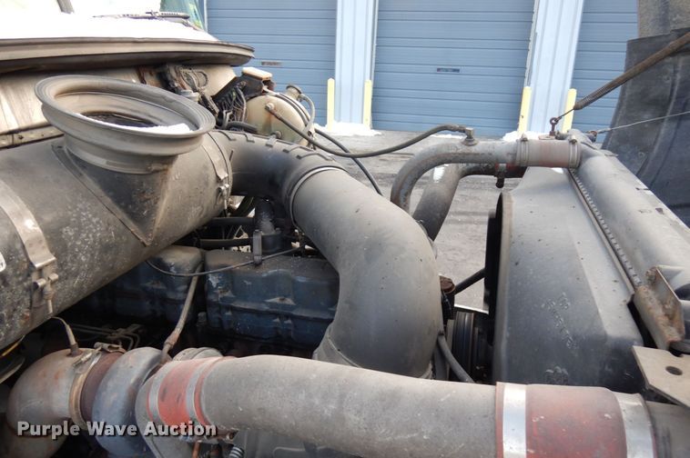 image for item HX9564 1998 Mack CH613  semi truck