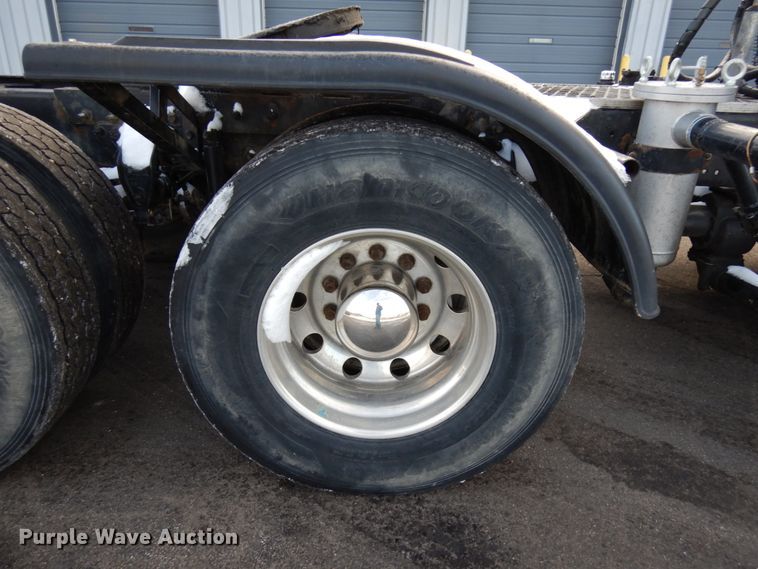 image for item HX9564 1998 Mack CH613  semi truck