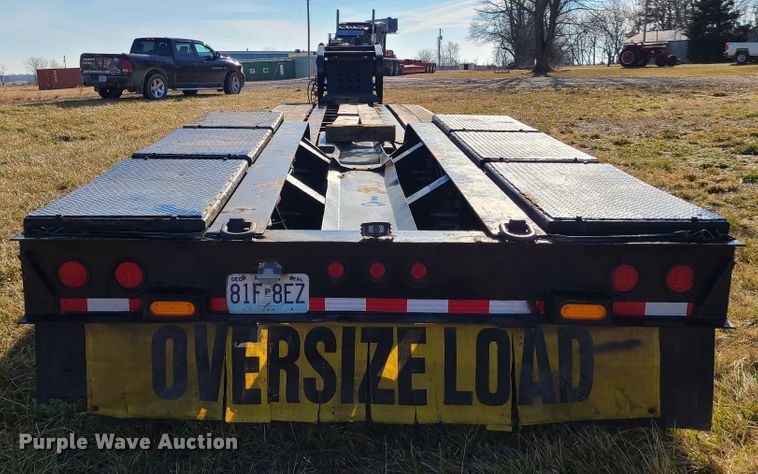 image for item IA9257 2000 Fontaine lowboy equipment trailer