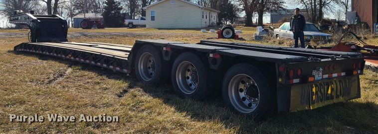 image for item IA9257 2000 Fontaine lowboy equipment trailer