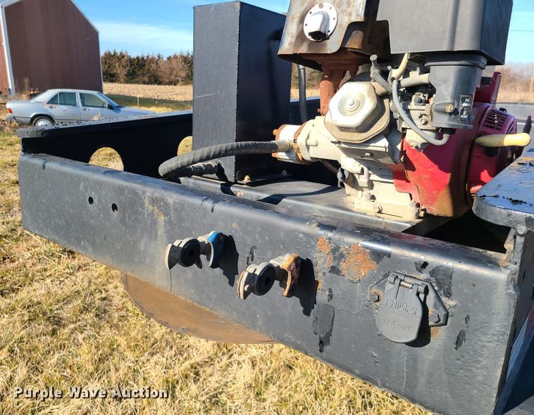 image for item IA9257 2000 Fontaine lowboy equipment trailer