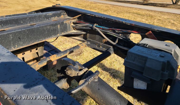 image for item IA9257 2000 Fontaine lowboy equipment trailer