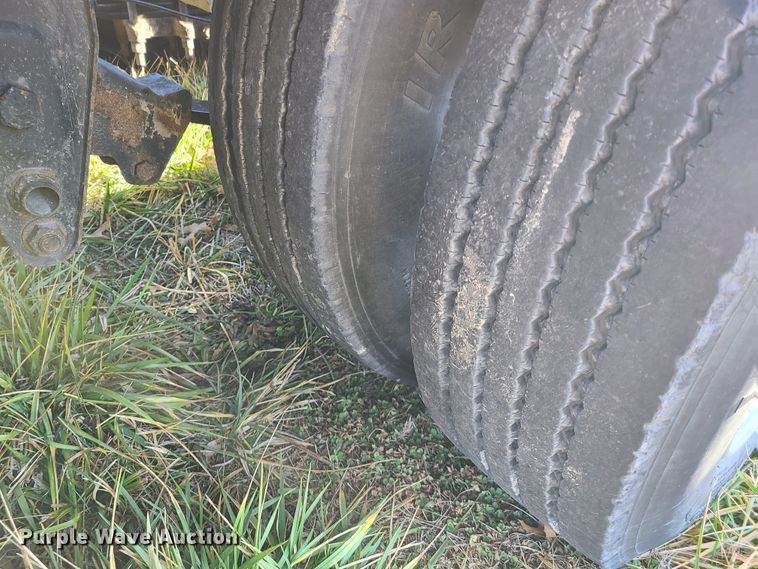 image for item IA9257 2000 Fontaine lowboy equipment trailer