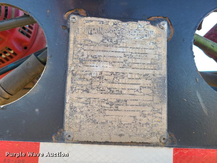 image for item IA9257 2000 Fontaine lowboy equipment trailer