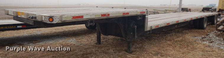 image for item IG9203 2007 Utility drop deck trailer