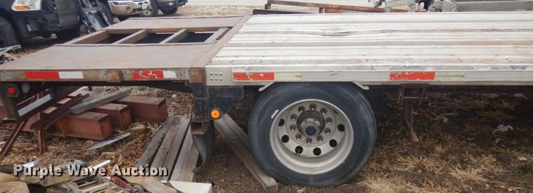 image for item IG9203 2007 Utility drop deck trailer
