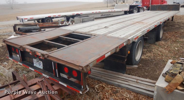 image for item IG9203 2007 Utility drop deck trailer