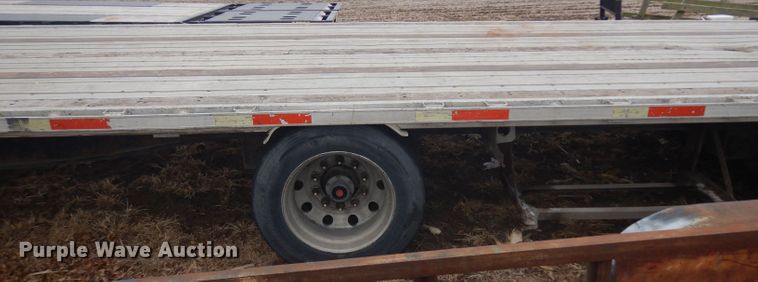 image for item IG9203 2007 Utility drop deck trailer