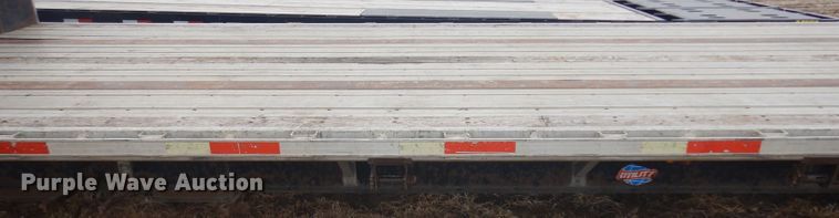 image for item IG9203 2007 Utility drop deck trailer
