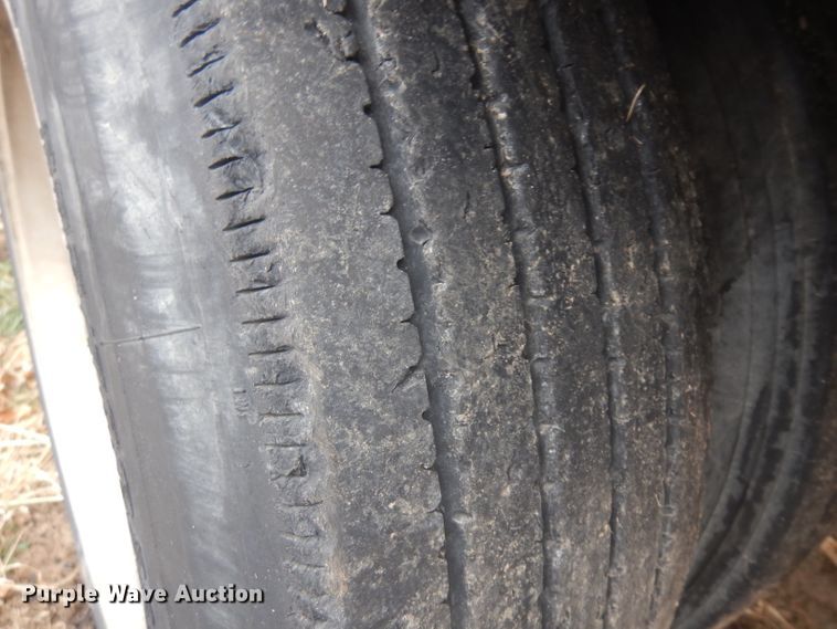 image for item IG9203 2007 Utility drop deck trailer