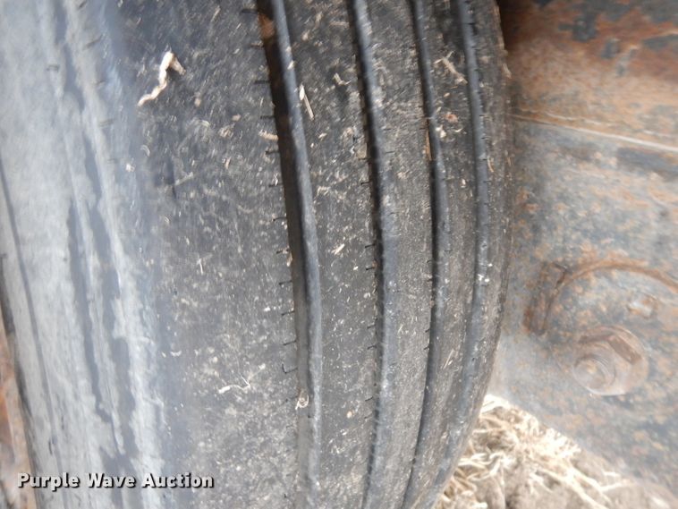 image for item IG9203 2007 Utility drop deck trailer