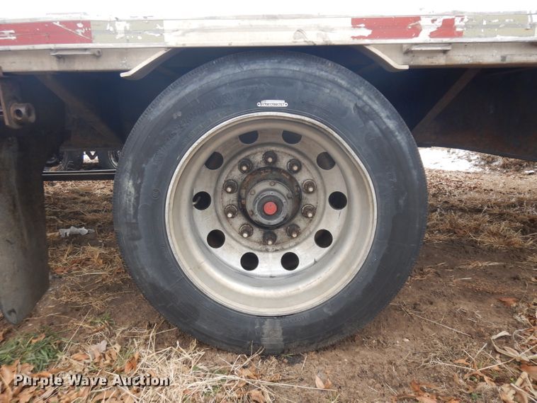 image for item IG9203 2007 Utility drop deck trailer