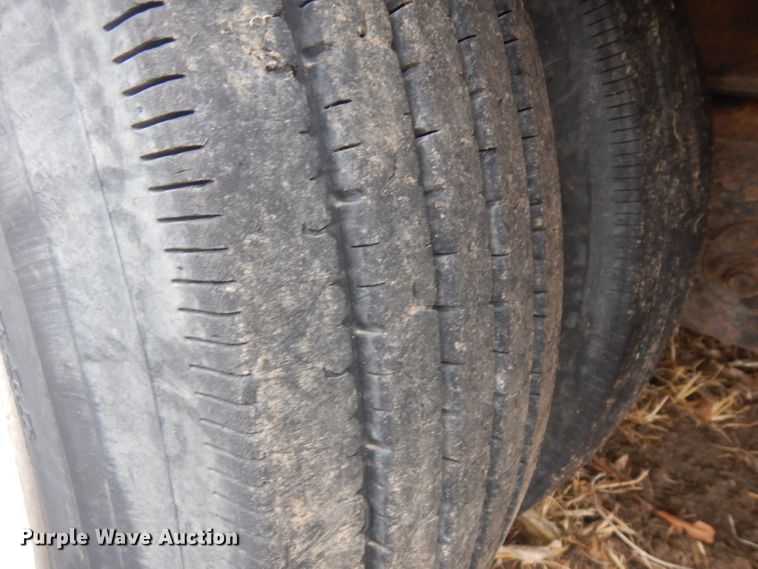 image for item IG9203 2007 Utility drop deck trailer