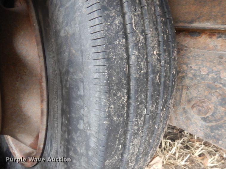 image for item IG9203 2007 Utility drop deck trailer