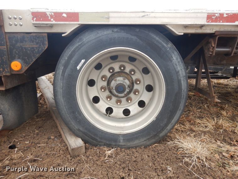 image for item IG9203 2007 Utility drop deck trailer