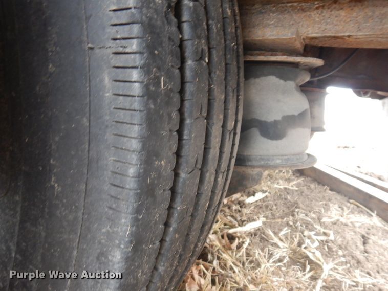 image for item IG9203 2007 Utility drop deck trailer