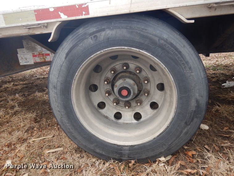 image for item IG9203 2007 Utility drop deck trailer