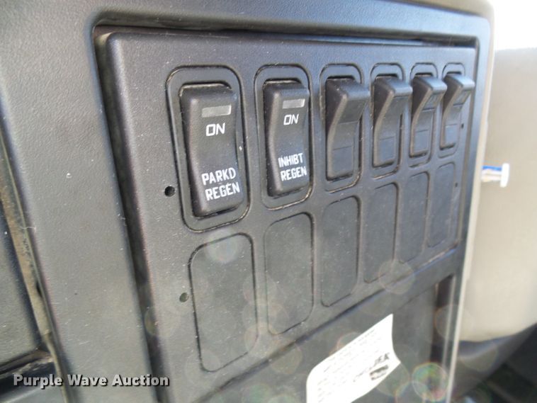 image for item DC2753 2014 International 7500  dump truck