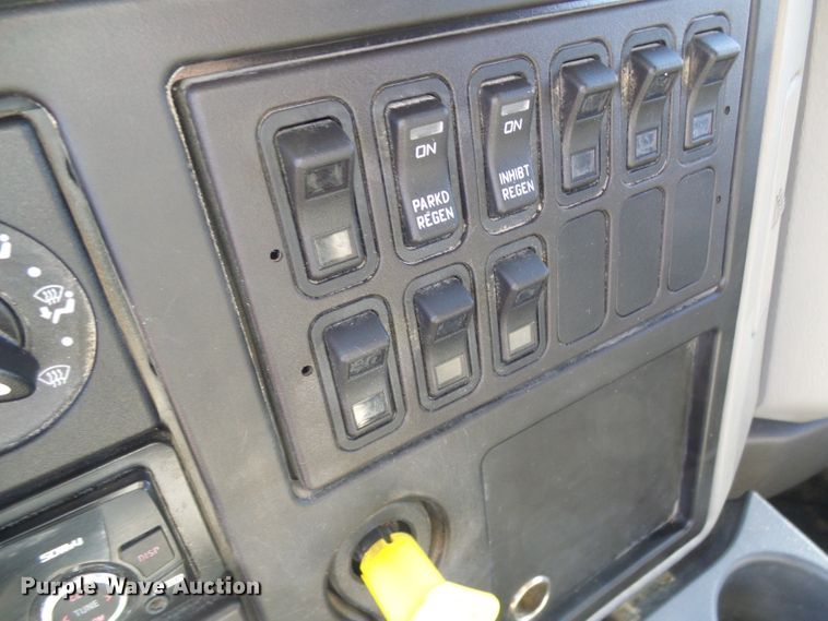 image for item DC2754 2018 International 7500  dump truck